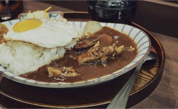 台中｜清新簡約咖哩專賣店，百福咖哩BAIFU CURRY SHOP（內含菜單），限量咖哩炸麵包