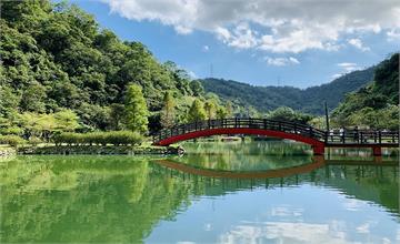 宜蘭員山｜望龍埤，翠綠寧靜的悠閒湖畔