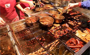 台南｜阿富師滷味，夜市限定私房美食，當天現滷排隊美食！