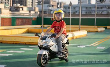 台南親子｜讓孩子體驗開車樂趣，好玩的免費台南親子景點：大台南智慧交通中心