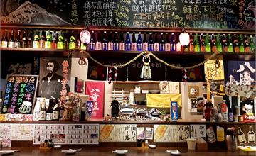高雄｜柶築晚酌の店，燈光美氣氛佳，適合三五好友小酌聚餐的居酒屋