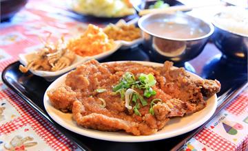 南投│大釣哥烤雞城 溫體現烤就是美味 還有牛肉麵、便當，就在上合歡山必經路上