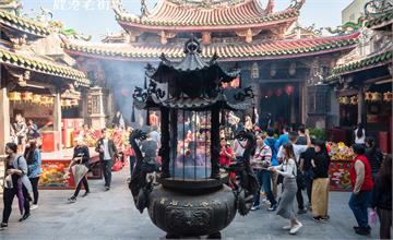 彰化｜鹿港老街，體驗廟宇文化、吃在地小吃美食，感受充滿古色古香的老街