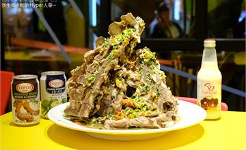 台中｜泰辛火山排骨，曼谷人氣平價美食就在逢甲夜市！酸酸辣辣的排骨，堆出一座好滋味火山～