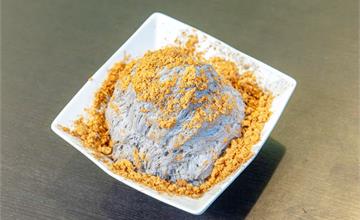 台中神秘冰店，一週只開2天半，竟有超酷芝麻肉鬆雪花冰，還有麻辣泡麵！