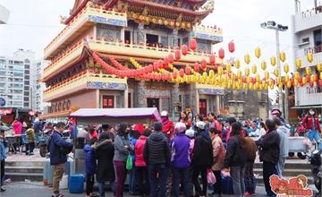 台南│這是在排臭豆腐，不是搶五月天門票啊：鹽埕北極殿臭豆腐