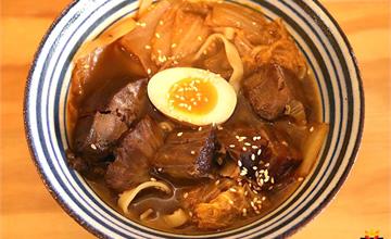 台南｜巷弄裡的老宅麵店，子曰癡麪。私房調料自製麵條、自家醃製酸白菜，天然美味香醇濃郁～