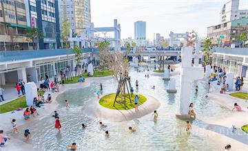 台南｜河樂廣場：最好玩的台南親水公園，城市裡的綠洲！