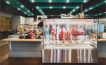 台南│23年老店的新出發，牛肉湯界的精品店--鴻品牛肉湯‧涮涮鍋(市府店)