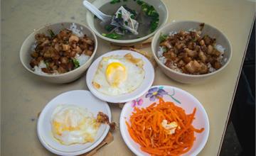 台南｜國榮肉燥飯：飄香數三十年的人氣銅板肉燥飯