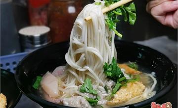 台南│必須早起才能吃到的土魠魚羹，排隊已是日常：乙旺魯麵