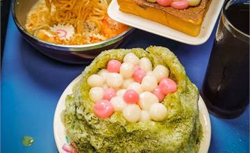 台南｜迦南水果店：老字號！鍋燒意麵、刨冰、厚片，還有懷舊爆米花機～