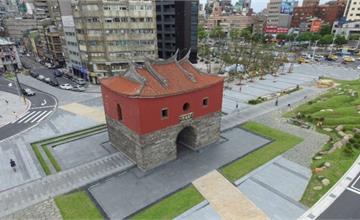 台北｜捷運北門站內遺址： 搭捷運還可參觀小型古蹟遺址博物館