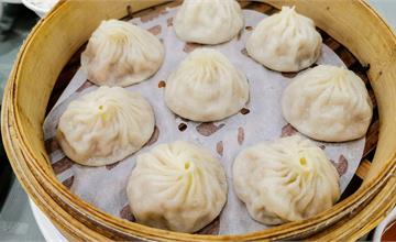台中｜沁園春：71年老店的傳統江浙料理和上海點心，大推小籠包和玫瑰包美味十足！