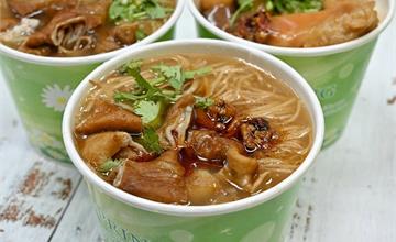 台中│七拾間以上麻辣大腸麵線甜不辣， 忠孝夜市道地台北甜不辣，加辣更讚！