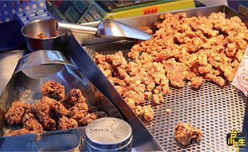 台南｜膳品香酥排骨：獨家醃料鹹香夠味，還沒營業就有客人上門！ 