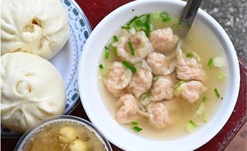 台中第二市場｜肉包配餛飩湯，台中必吃早餐！傳承三代老店，僅此一家絕無分店：顏記肉包、餛飩湯