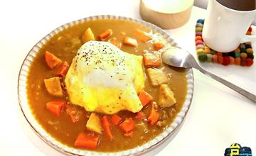 台南｜輪圈咖啡：咖啡館也能吃到咖哩飯！獨家風味自製咖哩～