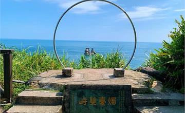 新北金山｜獅頭山登山步道：眺望燭臺雙嶼的輕鬆步道，享受北海岸無敵美景！