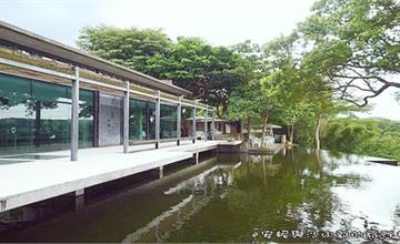 新竹峨嵋｜清水模玻璃咖啡廳賞湖景，二泉湖畔咖啡
