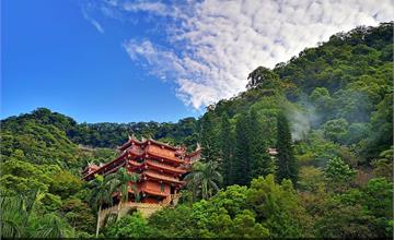 苗栗南庄｜獅山古道：宏偉壯觀的獅山大石壁！登高望遠賞廟宇～