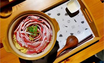 台南南區｜小覓秘麵食所：文青麵食館，必點唯美玫瑰牛五花麵食，鮮甜湯頭直沖