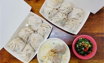 苗栗頭份｜自強鮮肉湯包：銅板美食！內餡飽滿多汁，吹彈可破的外衣，蔥花加到滿