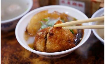 台中│吳記脆皮肉圓，台中超夯脆皮肉圓，吃起來有雞排香氣！