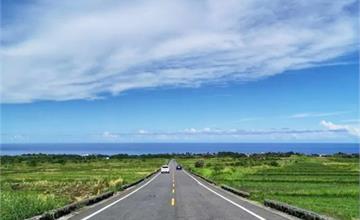 台東長濱｜金剛大道：忠勇自行車道，海線伯朗大道，金剛山下的海天一色
