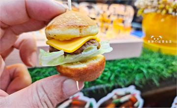 桃園中壢｜Mini burger 迷堡堡：中原夜市超迷你一口可愛漢堡，有肉、有起士，有蔬菜，味道超到位