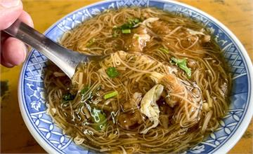 彰化鹿港鎮｜集合鹿港第一市場三家小吃，必吃蚯蚓龍山麵線糊、漢彬水晶餃、源記粉粿冰
