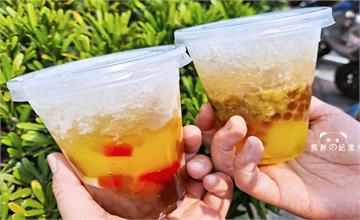 台中清水｜樹下阿婆粉圓：古早味人氣杯裝冰品！五種配料三種選擇，粉粿冰涼軟Q，黑糖濃郁香甜