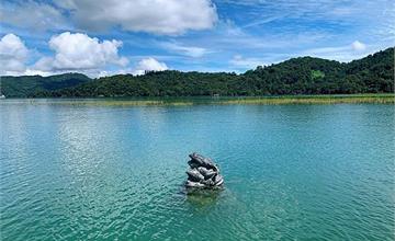 南投日月潭｜水蛙頭步道：漫遊步道沐浴在芬多精裡！湖光山色、豐富生態，欣賞九蛙疊像的可愛模樣