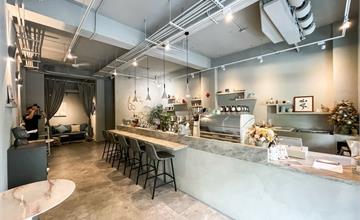高雄｜小啡巷Coffee Alley：質感溫馨的咖啡廳，都市裡的休憩空間，銅板價咖啡推薦
