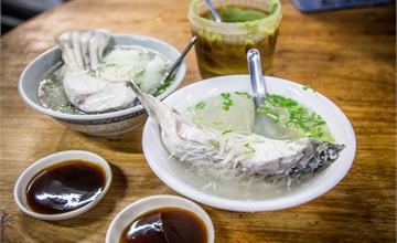 嘉義│正老牌-草魚粥，草魚湯，從晚餐賣到隔天早餐