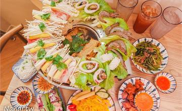 台中東區│越好吃越南料理 振興店。超酷帽子火鍋，阮小姐推推鍋