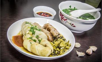 花蓮在地人都愛的五十年香腸老攤，散裝版大腸包小腸大份量又好吃