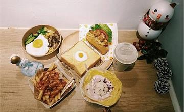 新北板橋｜HOUJIA 厚夾吐司：厚夾吐司堡、鹹豬肉炒泡麵，超人氣早午餐推薦