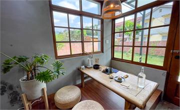 南投｜丘山茶Hilltea：在老宅中喝茶吃蛋糕！藏身中興新村的靜謐品茶空間，老靈魂必收藏