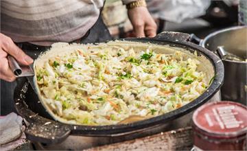 台中第三市場美食，現點現做古早味麥仔煎