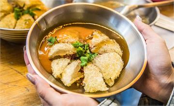 台北有間金光閃閃的肉圓！？外皮吃起來酥脆噴香的脆皮炸肉圓