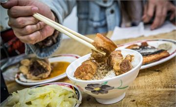 北投、石牌超人氣宵夜，每天人潮爆滿只賣晚上的好吃五花肉飯