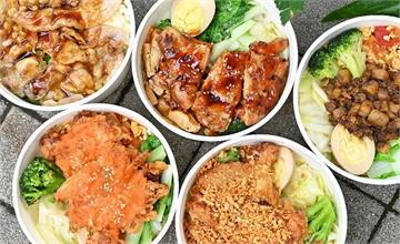 台中炭火現烤燒肉便當，份量十足！激推炭烤雞腿排系列，肉質鮮嫩又厚實～