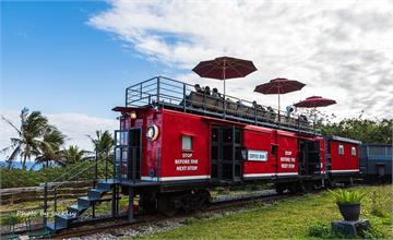 台東｜都蘭咖啡車廂Coffee Box Dulan：打卡美式紅色車廂，在火車頂賞湛藍太平洋