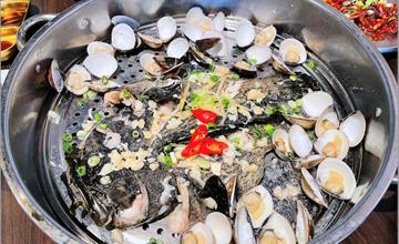 宜蘭｜韓雞村-朋月栻：道地韓式料理大推「現流海鮮蒸籠 」，免費韓服體驗一秒變韓妞！