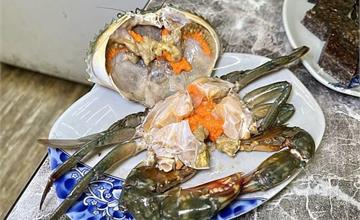 台北｜老主顧炭燒紅蟳薑母鴨：鮮甜紅蟳＋薑母鴨雙重享受！滿滿蟹黃爆汁，高CP值推薦