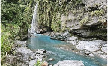 花蓮瑞穗｜富源國家森林遊樂區：健行環溪步道賞美景，必打卡龍吟瀑布和吊橋！