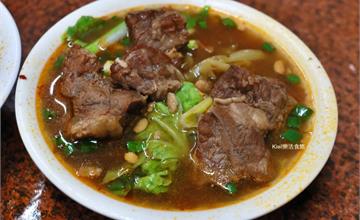 雲林北港｜新味珍原汁牛肉麵：想吃得先看臉書！在地隱藏美食，厚實紅燒湯頭+滿滿牛肉超滿足！