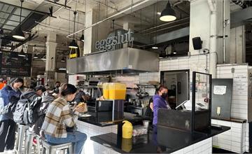 美國洛杉磯｜中央市場美食推薦：當地爆紅餐車漢堡、藍瓶咖啡 BLUE BOTTLE COFFEE，吃飽再去天使鐵路散步