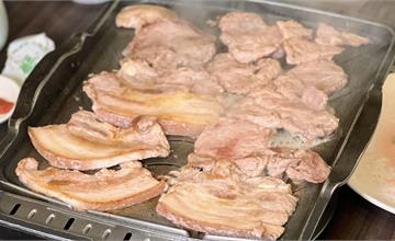 台南｜韓國先生Obba店：韓式燒肉吃到飽推薦！特色必吃生醃螃蟹、烤牛腸